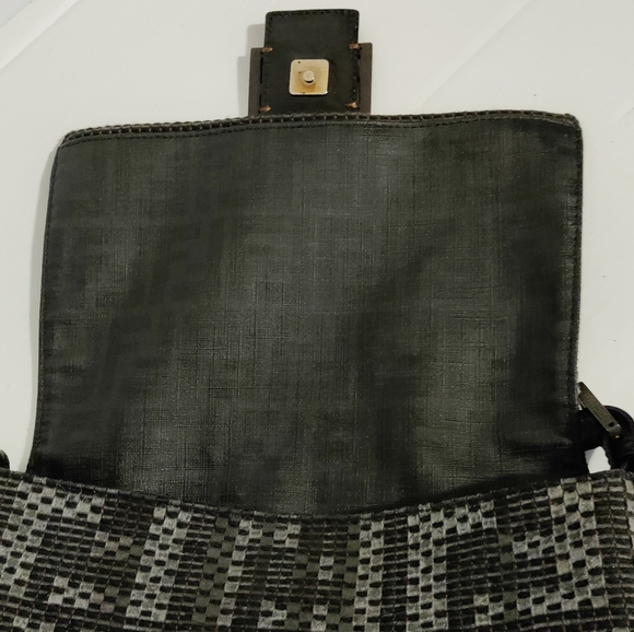 FENDI MONOGRAM WOVEN MAMMA SHOULDER BAGUETTE IN GREY - Picture 11 of 16